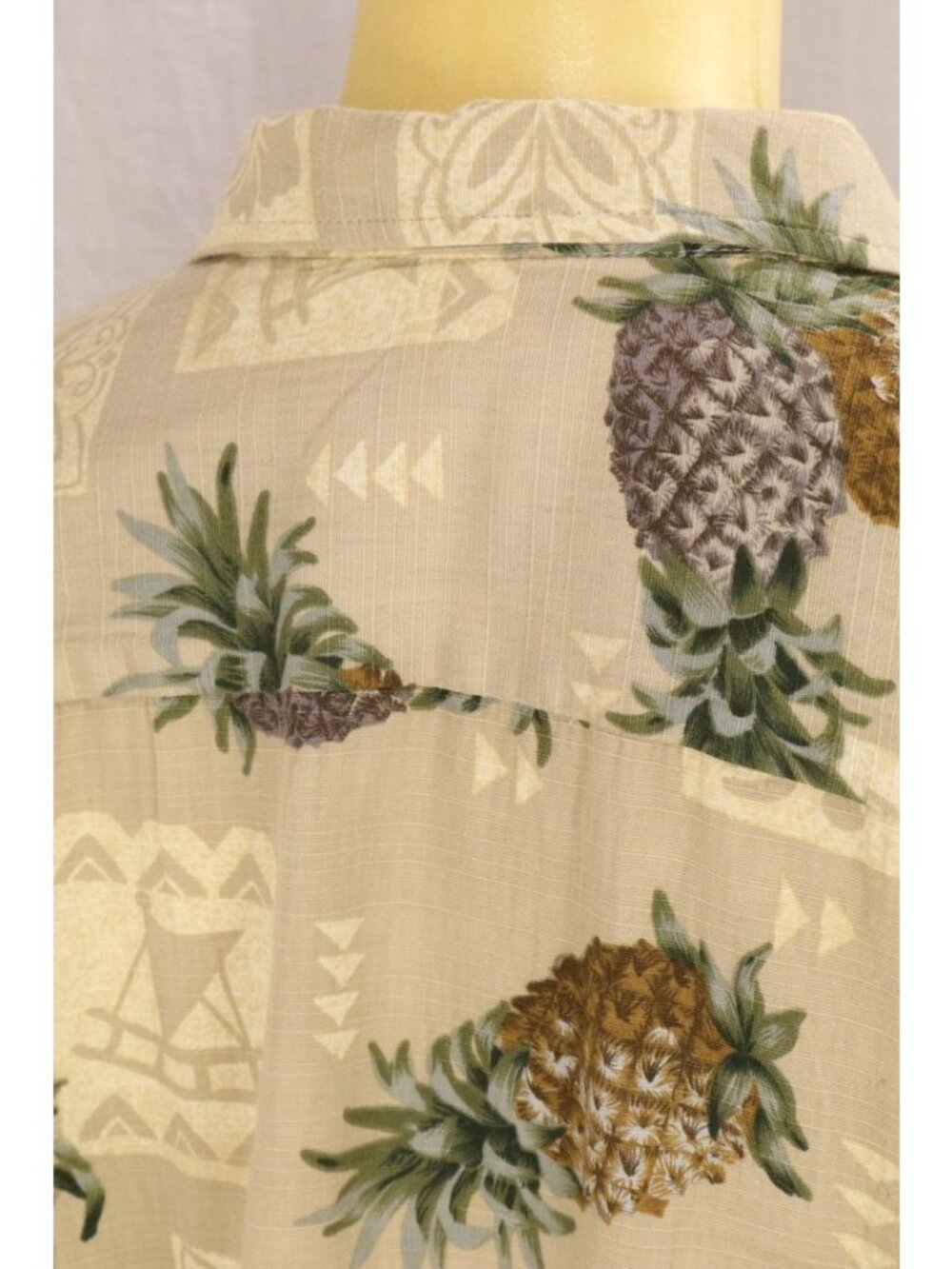 Grandpacore Aloha Hawaiian Shirt Men 2XL Tan Pineapple Honu Hibiscus Tapa VTG 90 - Picture 9 of 13